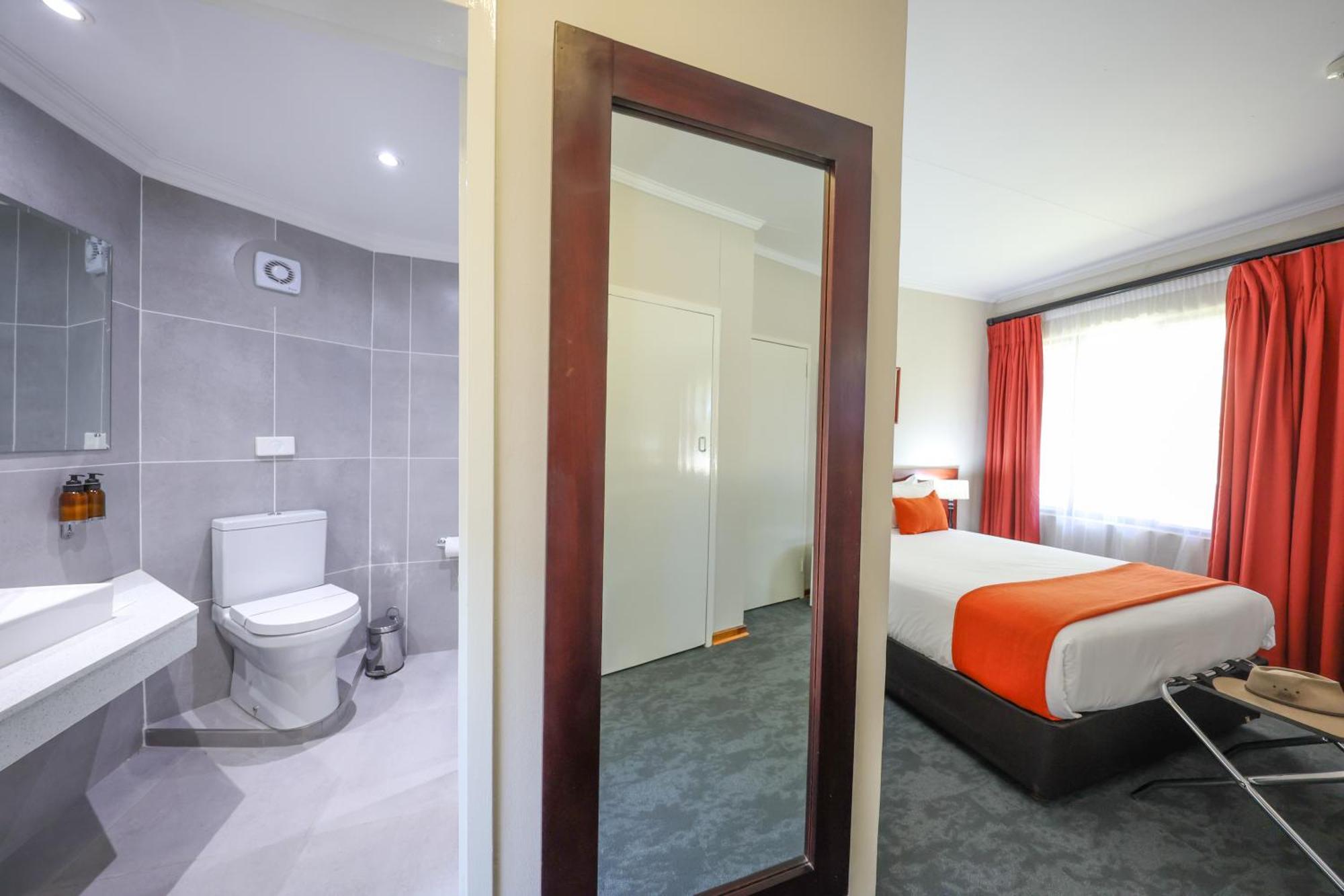 Cresta Botsalo Hotel Palapye エクステリア 写真