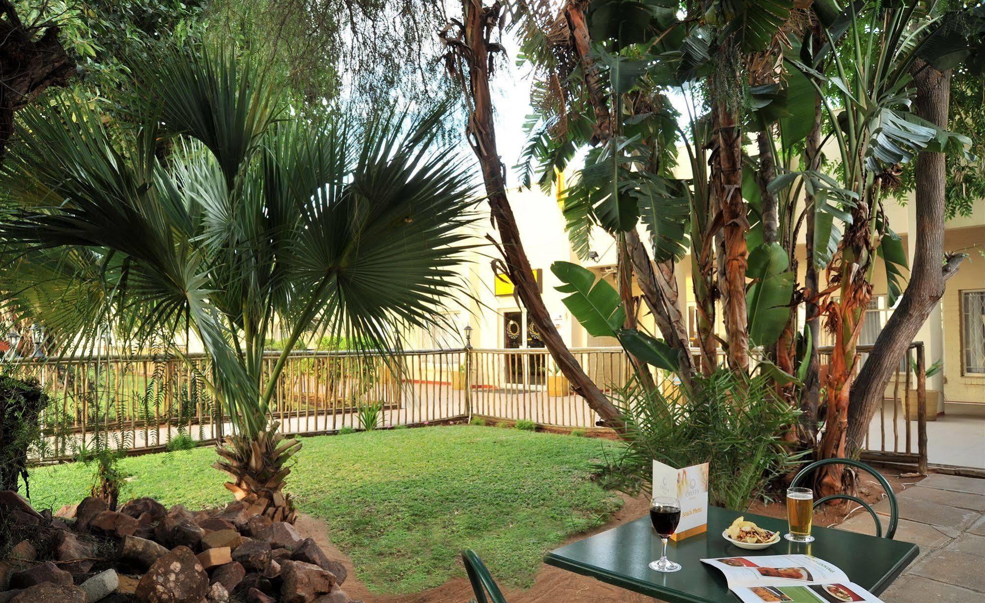 Cresta Botsalo Hotel Palapye エクステリア 写真