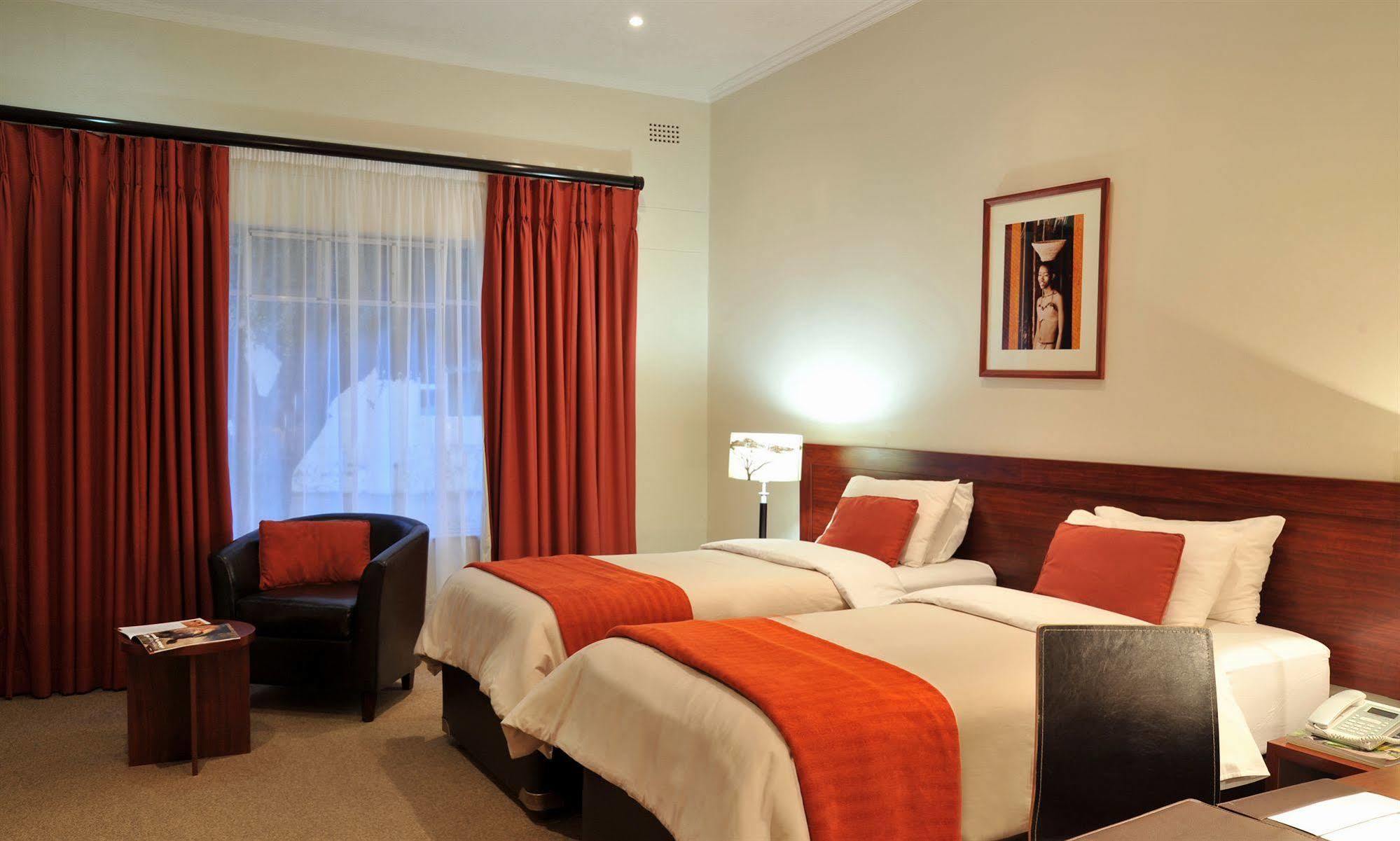 Cresta Botsalo Hotel Palapye エクステリア 写真