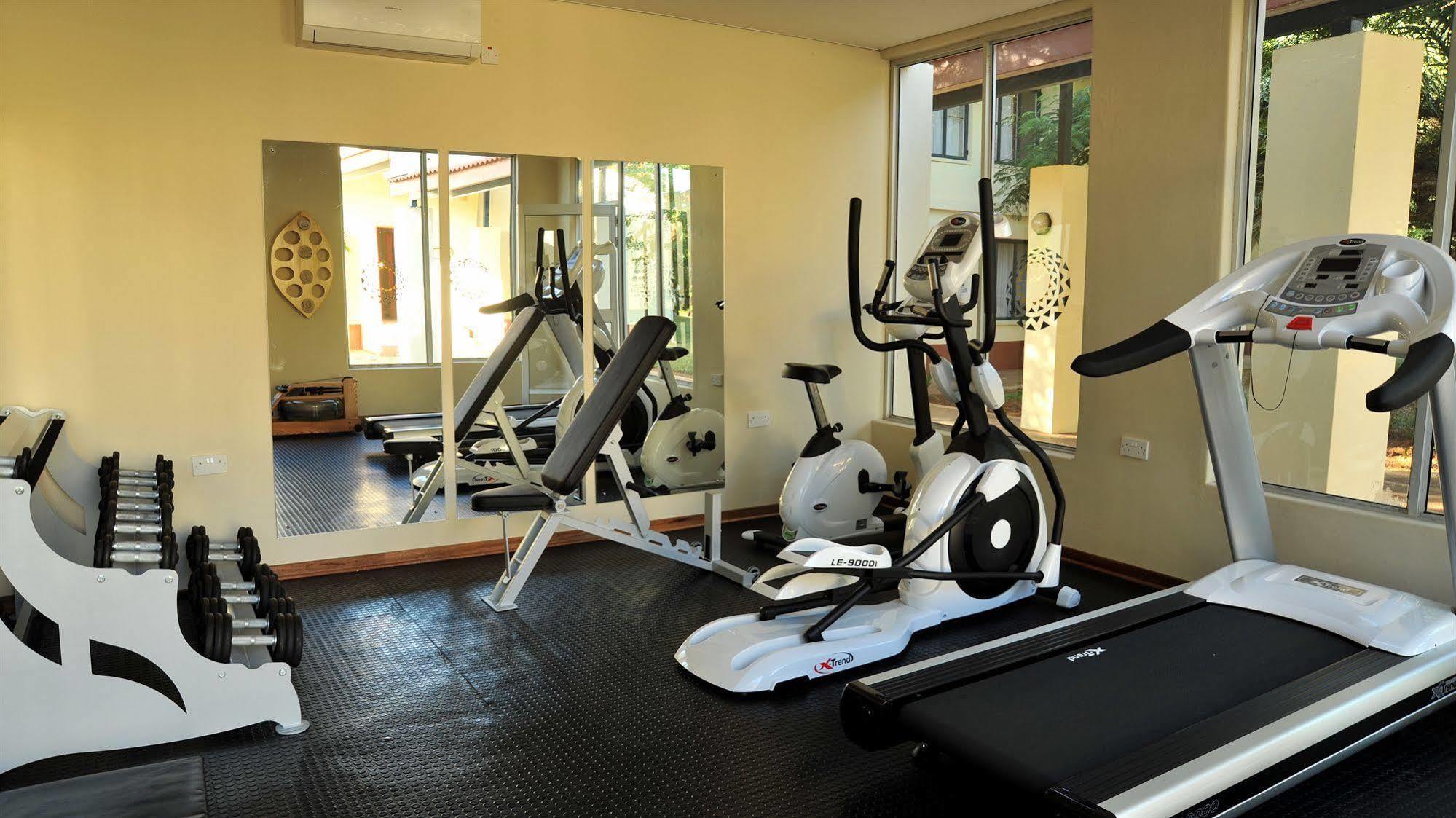 Cresta Botsalo Hotel Palapye エクステリア 写真