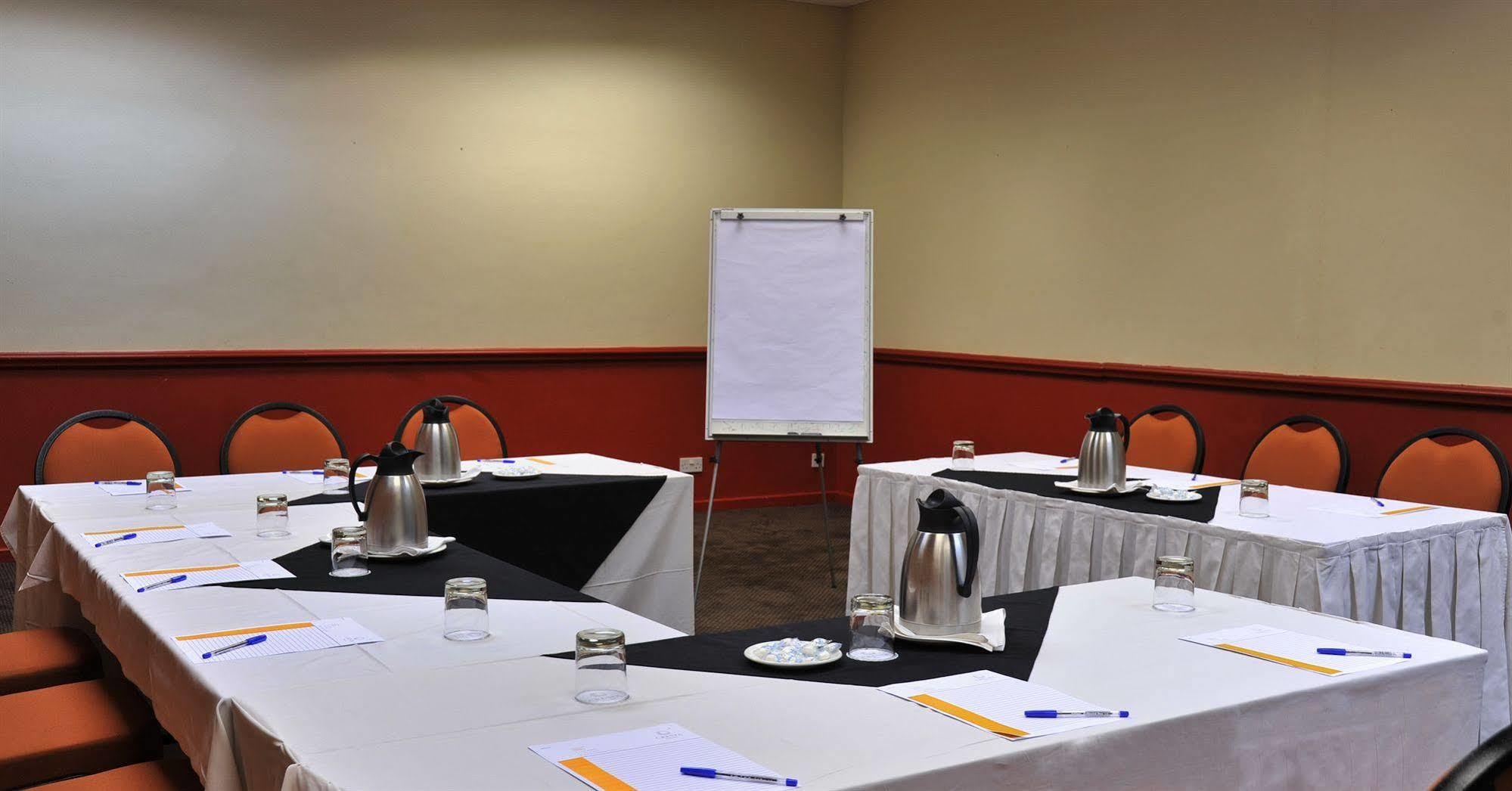 Cresta Botsalo Hotel Palapye エクステリア 写真