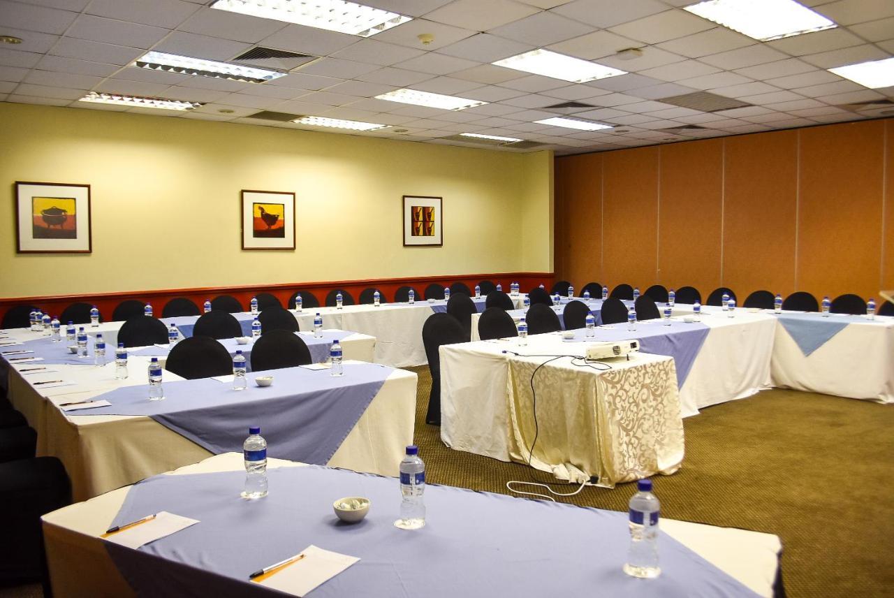 Cresta Botsalo Hotel Palapye エクステリア 写真