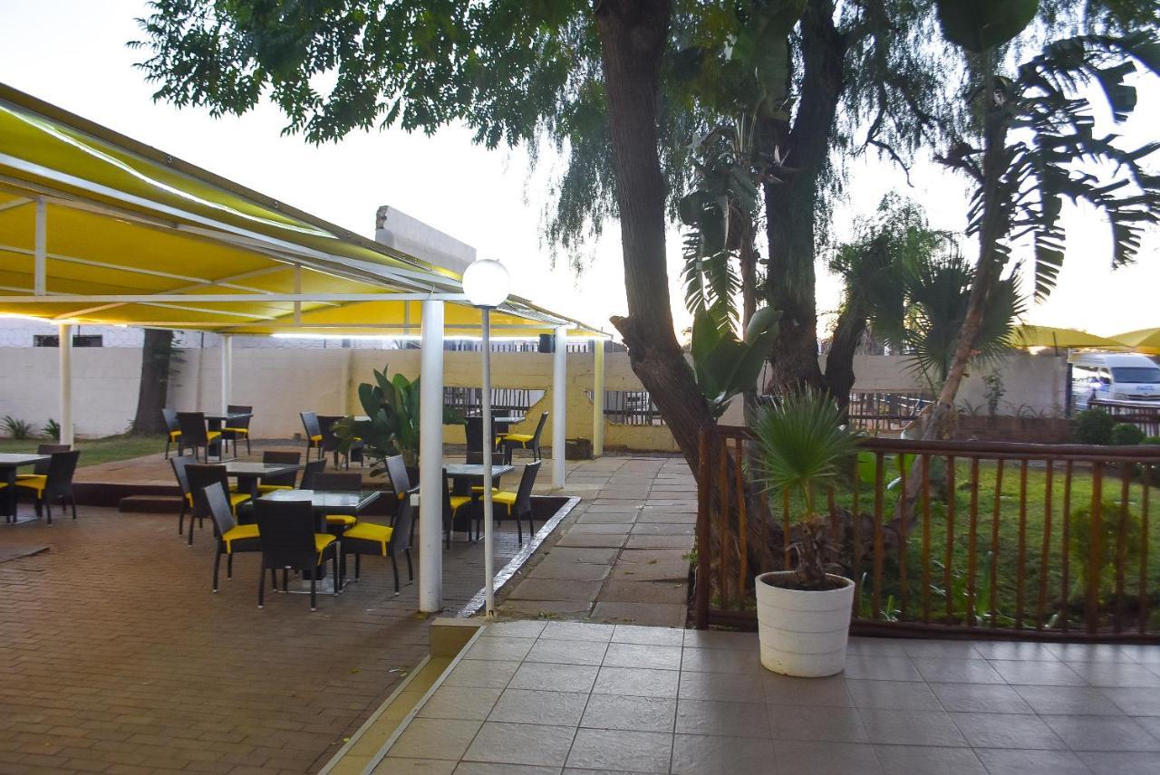 Cresta Botsalo Hotel Palapye エクステリア 写真